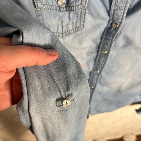 BLUE ASPHALT | Chambray Women's Blouse Button Down Distressed Denim M - Picture 3 of 8
